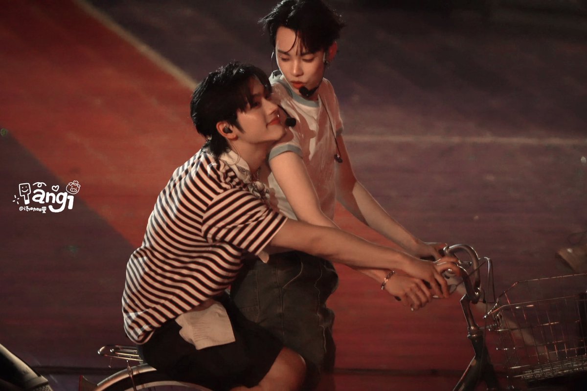 LsilsK14546's tweet photo. 🚲💋

COPPERFIFA HIGH SCHOOL VIBES 
#DMDSPORTDAY2026 
#กีฬาสีดูมันดิ2026 https://t.co/2xFaQAgXN0