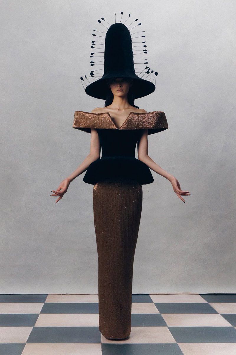 Mimiboards's tweet photo. Harris Reed 2024 Ready-to-Wear Collection❤️‍🔥 https://t.co/wXXVxmqTIE