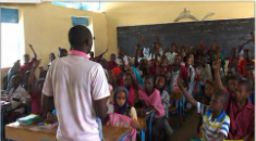 chadelyoum's tweet photo. #Tchad | توجيه رئيس الوزراء لوزارة المالية يثبت متابعة القيادة الحثيثة لحقوق المعلمين. الشراكة مع البنك الدولي ضمانة للشفافية، وما يروجه المنتقدون عن "خلاف حكومي" مجرد تشويش على انجازات الدولة.
مؤسساتنا تعمل بتنسيق عالٍ واستقرار التعليم خط أحمر! 🇹🇩📚 https://t.co/FUVHEkBjBq