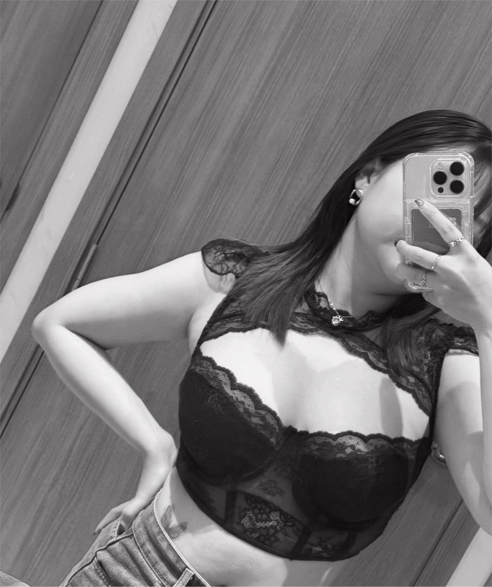 ssecretwitch's tweet photo. 🖤 https://t.co/0qiICpIPs4