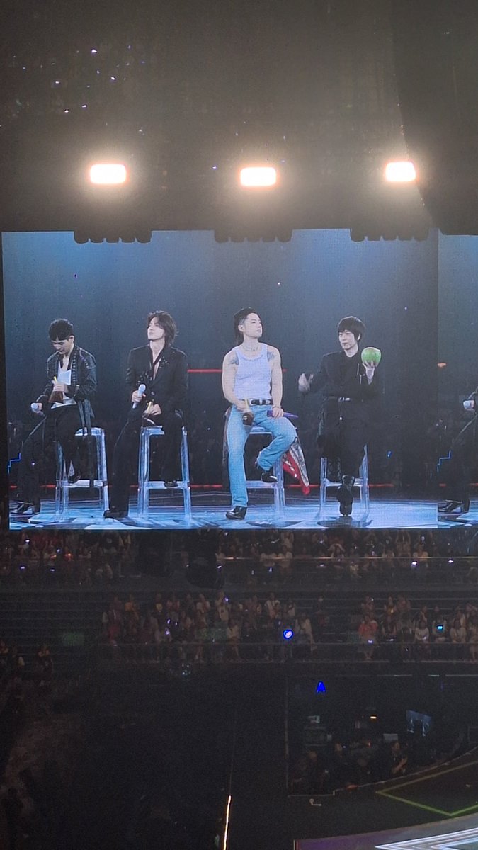StarShottt's tweet photo. I am standing here among the crowd. #FFOREVER #F4 #F42026 in Thailand https://t.co/D7PLy1kH47