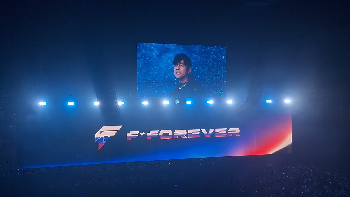 StarShottt's tweet photo. I am standing here among the crowd. #FFOREVER #F4 #F42026 in Thailand https://t.co/D7PLy1kH47