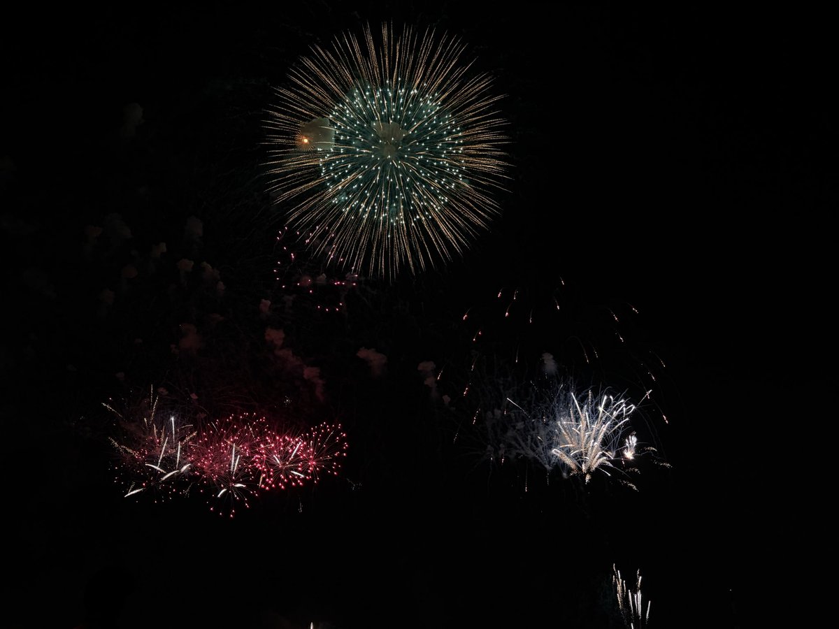 yugt7's tweet photo. 昨日は、花火大会に行って来ました🎇
初めて行ったけど圧巻でした！
#戸田橋花火大会 https://t.co/FPtwxszLGm