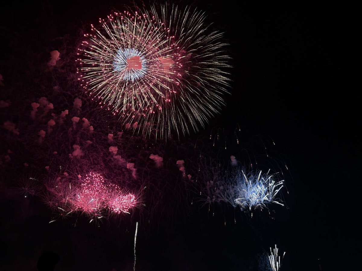 yugt7's tweet photo. 昨日は、花火大会に行って来ました🎇
初めて行ったけど圧巻でした！
#戸田橋花火大会 https://t.co/FPtwxszLGm