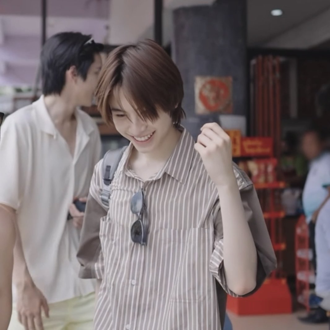 pan_panggeow's tweet photo. แม่ฉันสมัยผมน้ำตาลนะ สวยสะท้านปฐพี พ่อเล่าว่าตอนนั้นพอเดินหันออกมาจะถ่ายรูปให้แม่นะมีคนเข้าไปขอเบอร์แม่เลย พ่อต้องรีบทิ้งกล้องรีบมาบอกว่านี่แฟนผมครับ เขามีแฟนแล้วครับๆ แม่ขำพ่อมากอะ565555555555 https://t.co/qOP0gQ2gRX