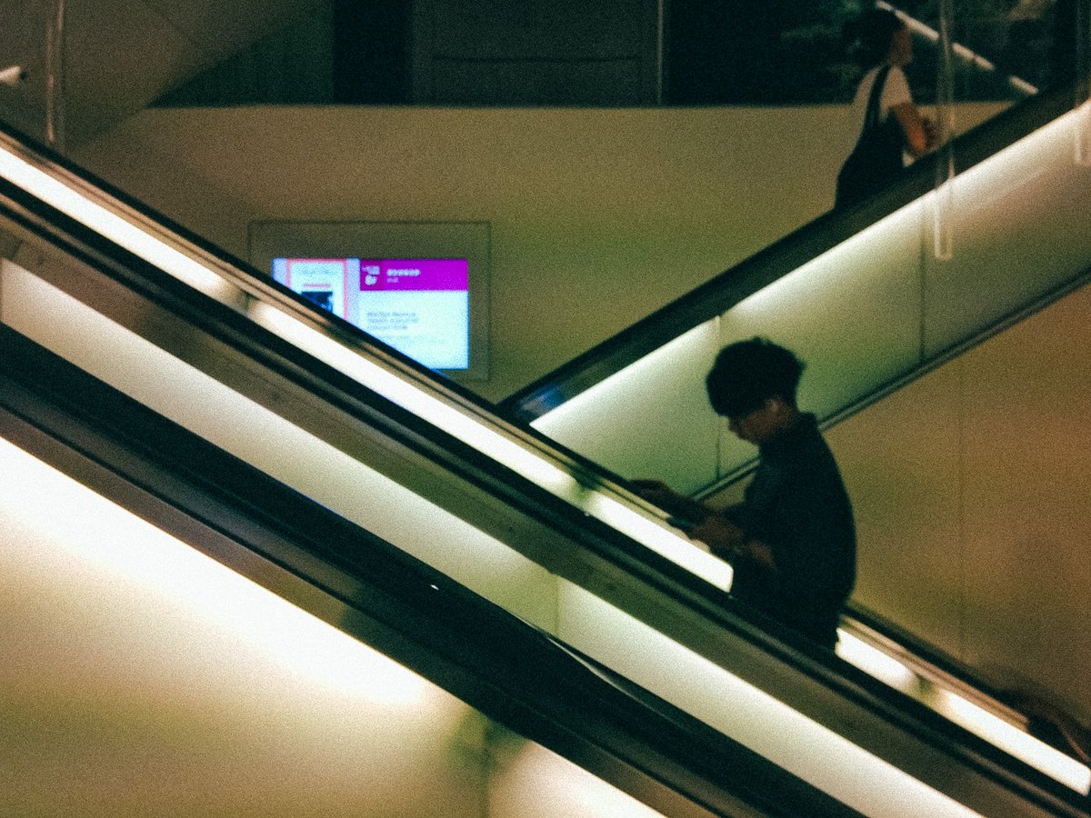 shellymisoux's tweet photo. ひさびさにPIXPRO C1で撮った。チープな夜の匂いが良い。 https://t.co/Ra9gCSyTnV