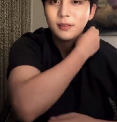 hwaaaslve's tweet photo. jh arms thread for target audience <3 https://t.co/bdX031JGQr