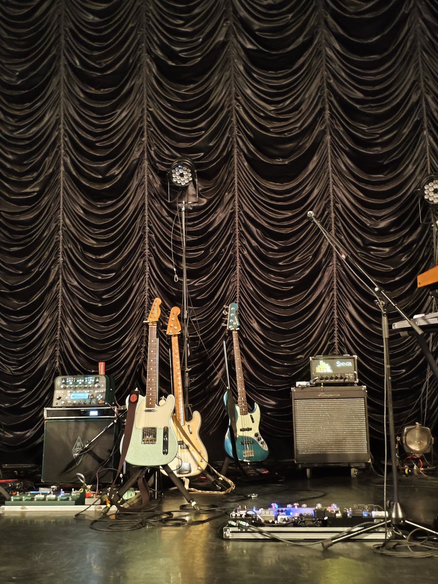 uekichi0419's tweet photo. 土曜日はFIVE NEW OLD "MUSIC WARDROBE” 5th Anniversary Show at 東京キネマ倶楽部に参加♪
現ライブの定番曲を含めアルバムの全曲再現でした!
普段演奏しない曲も聴けて最高だったのはもちろん、今日はMomentが刺さりました。そういう曲が刺さるお年頃になったのかも(^_^;)
#FIVENEWOLD #FINO https://t.co/3WJHprkkwV