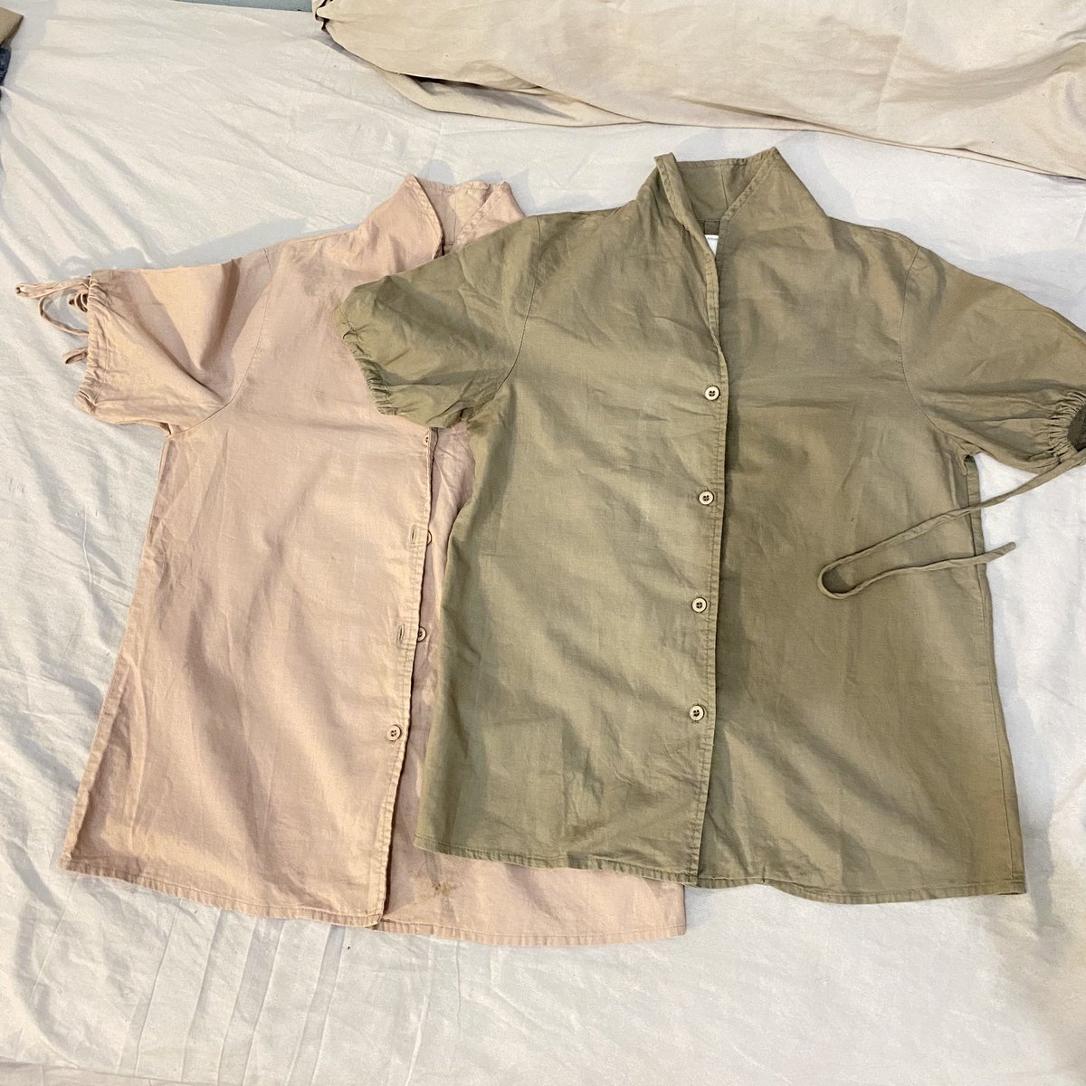calasbt's tweet photo. wts

hi, aku mau jual bundle 4 baju :D ada dari inkano, uniqlo, &amp; ethereal — 60K only!

aku jual murah sekalii, cuma perlu di note bajunya ngga 100% sempurna yaa. untuk details nya bisa diliat di tweets selanjutnya

no nego
strictly split pay only! nnt sisain 10k untuk co oren https://t.co/dgsm4m40qC