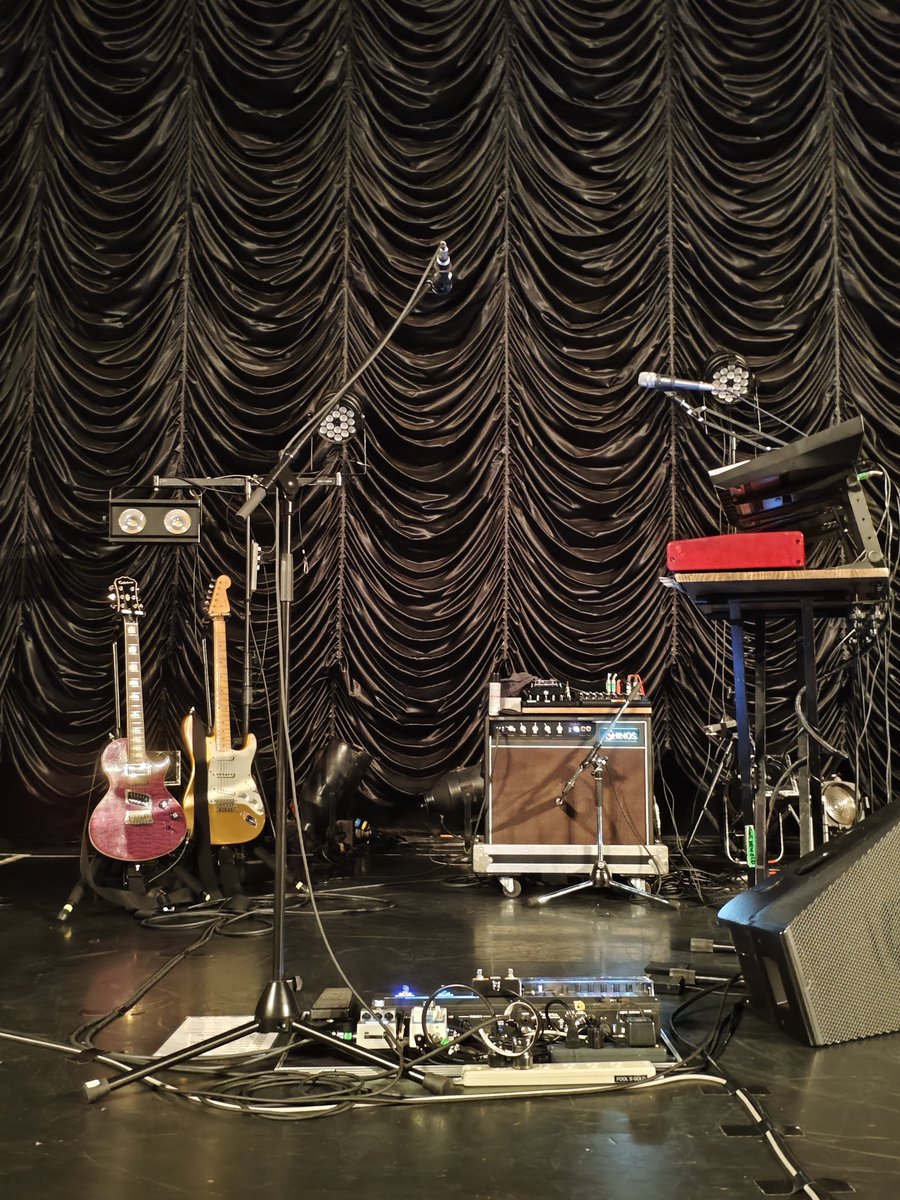 uekichi0419's tweet photo. 土曜日はFIVE NEW OLD "MUSIC WARDROBE” 5th Anniversary Show at 東京キネマ倶楽部に参加♪
現ライブの定番曲を含めアルバムの全曲再現でした!
普段演奏しない曲も聴けて最高だったのはもちろん、今日はMomentが刺さりました。そういう曲が刺さるお年頃になったのかも(^_^;)
#FIVENEWOLD #FINO https://t.co/3WJHprkkwV