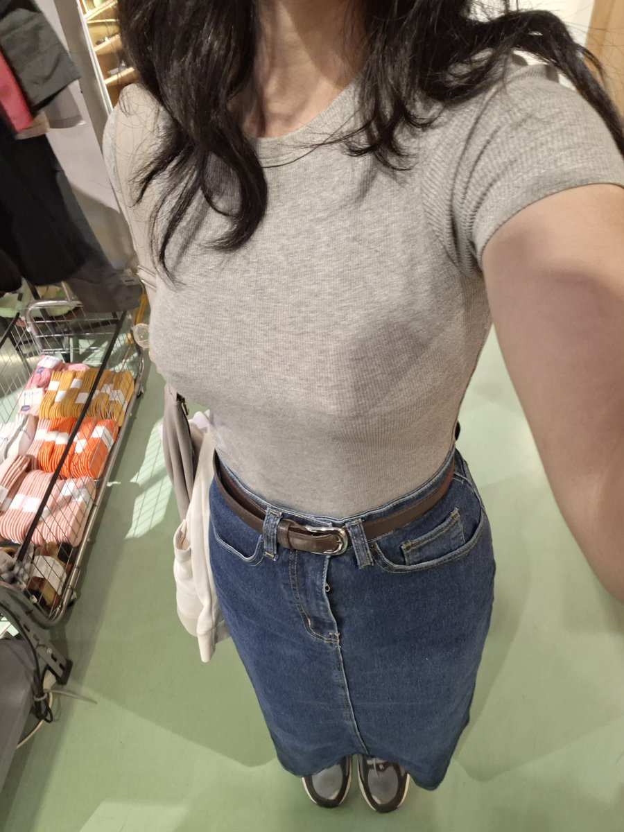 haciwm's tweet photo. outfit check 👾📸 https://t.co/p8AecVrbfG
