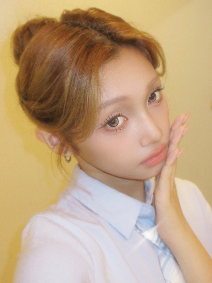gehleecontent's tweet photo. ✨ 260802 | #GEHLEE Weverse DM 

👸🏻: heyyyy !!!!!
👸🏻: have u seen ig? 😇
👸🏻: Gift <33
👸🏻: If you look closely, there's also a small ribbon on the lens!! >< https://t.co/8KuUiTbU5F