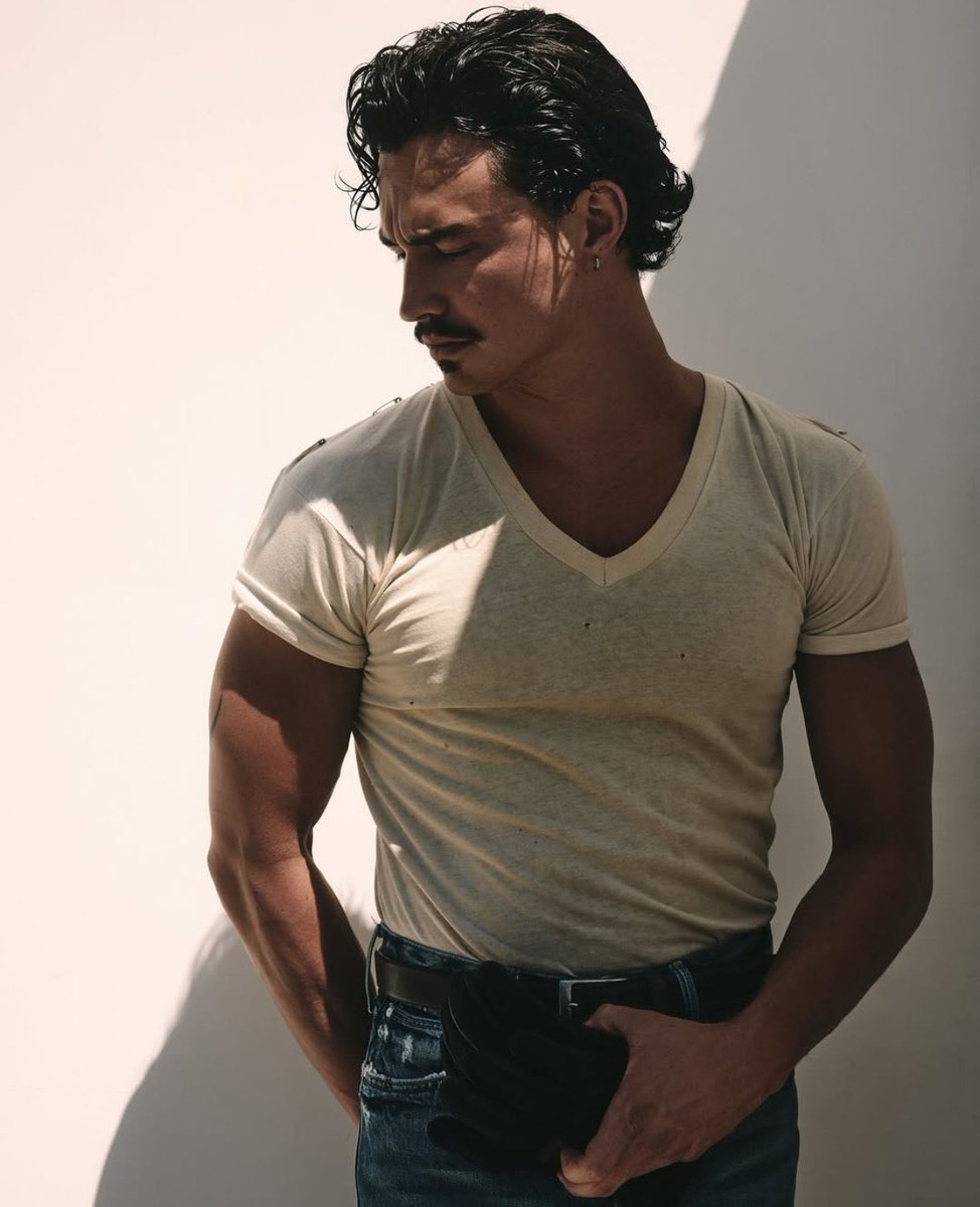 John_Hamilton97's tweet photo. No hay dolor, que hoy es domingo de resurrección…

#SeductiveSunday #Sexrol #Freerol https://t.co/GlzYYGSL3g
