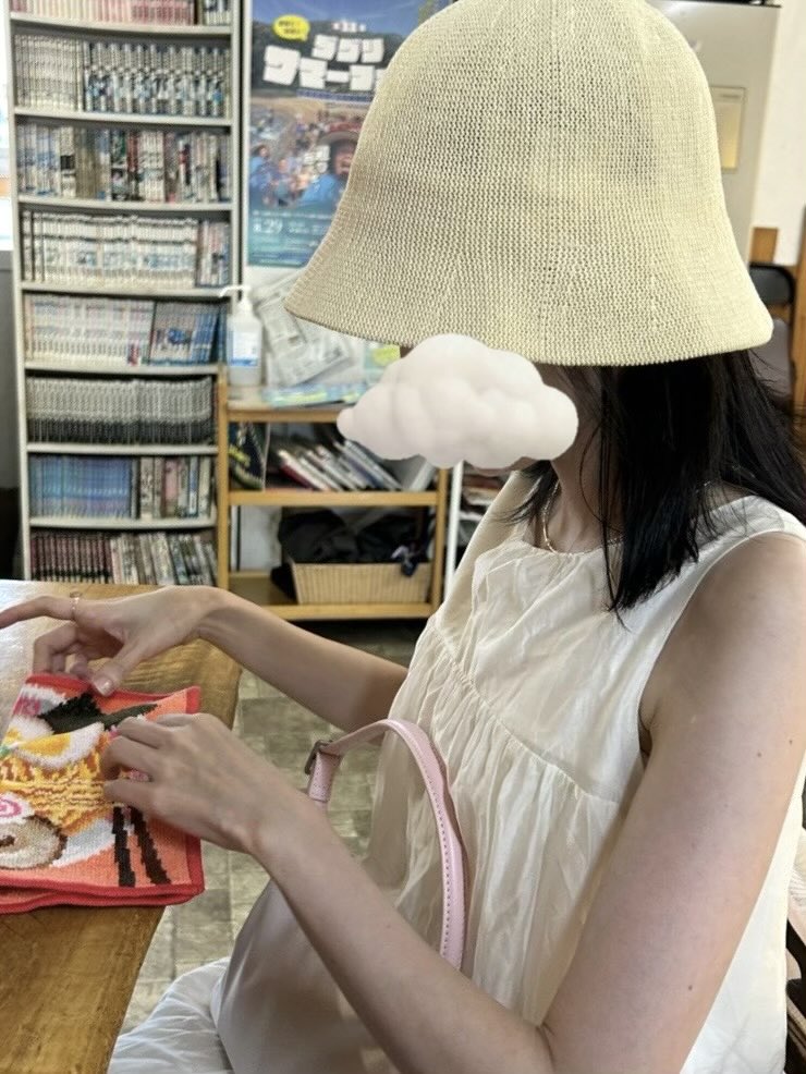 tomorokoshi_ten's tweet photo. どうしてもラーメンハンカチを持ってラーメンを食べに行きたかった ﾙﾝﾙﾝ https://t.co/oARkaN07C0