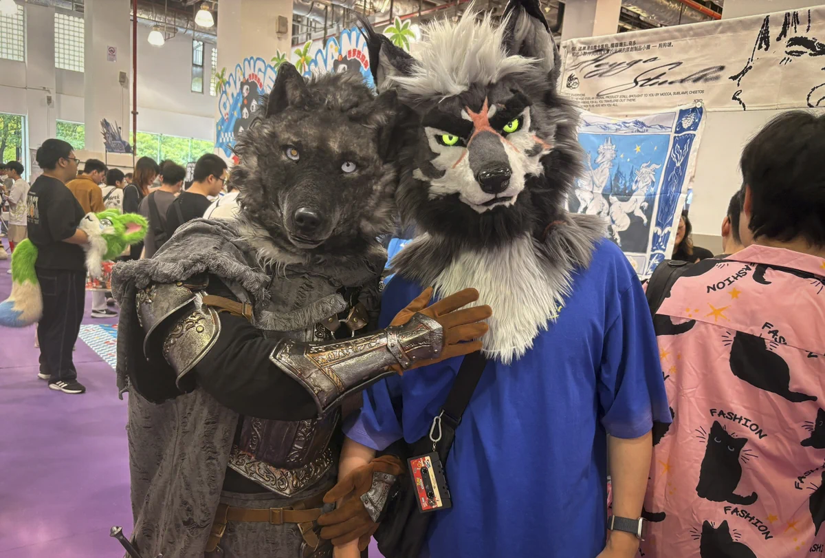 ASHESWOLF on X: "今天上午闪现极兽聚" / X