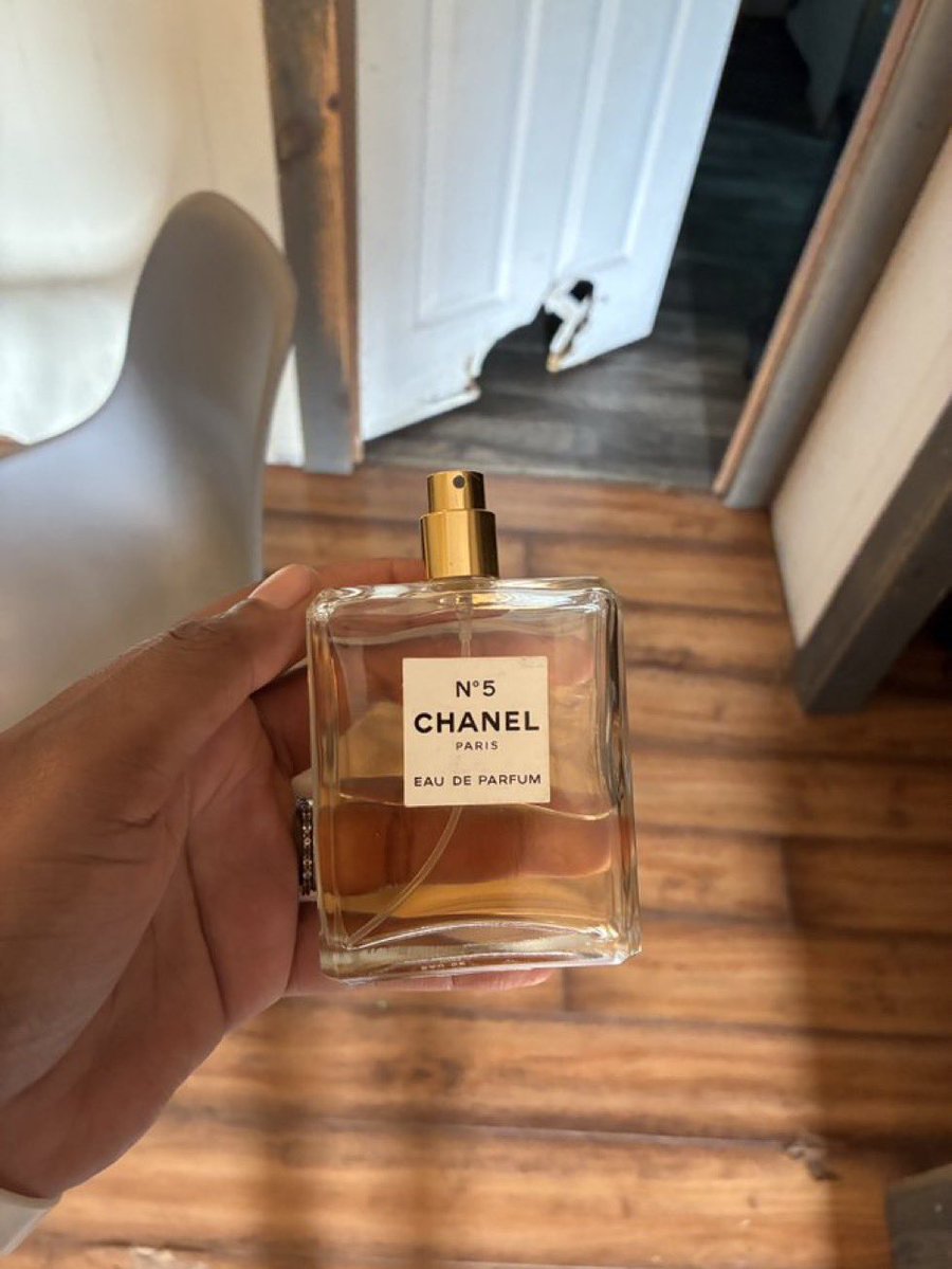 yourmainallure1's tweet photo. feels nice to be treated like royalty. 😌🌸 https://t.co/TdR7eLWDb1