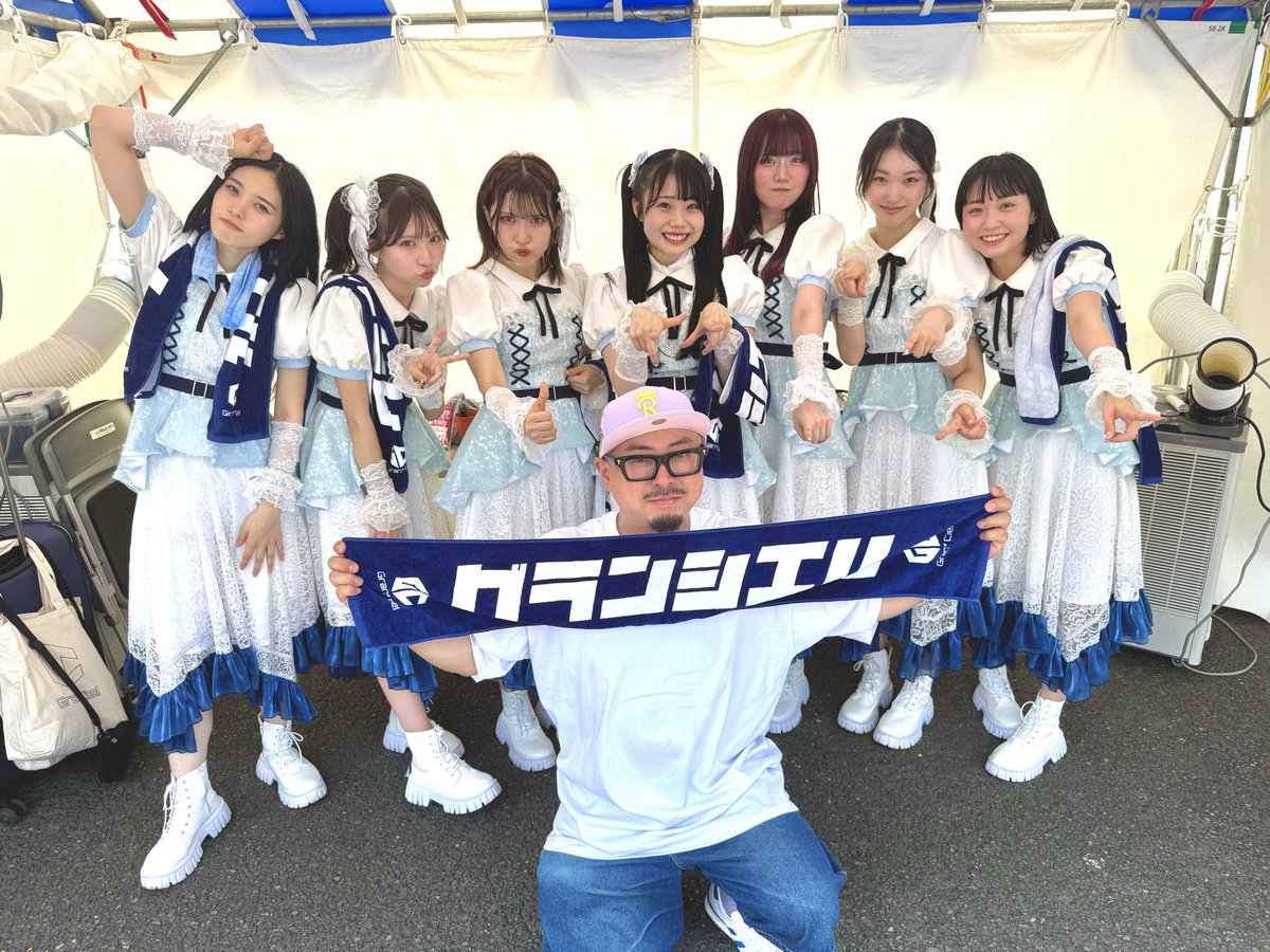 corela727's tweet photo. おいさんの今日のTIFのチェキと写メ🤡🤚🏻。

やっぱSKYSTAGE🌈は最高です。
氷ノさんもめっちゃ輝いてました✨。
Gran☆Cielさん最高のパフォーマンス有難うさんでした🤡🤚🏻。 https://t.co/fkj6fBfNgY