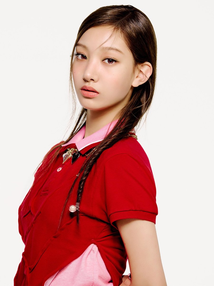 WithPJihyo's tweet photo. the youngest Park debuting!!! ONCEs and Jihyo fans let's support and show some love to Seoyeon-ah❤️‍🔥

#TUIDE #튜이드 #서연 #SEOYEON https://t.co/BCfWZbxxwc
