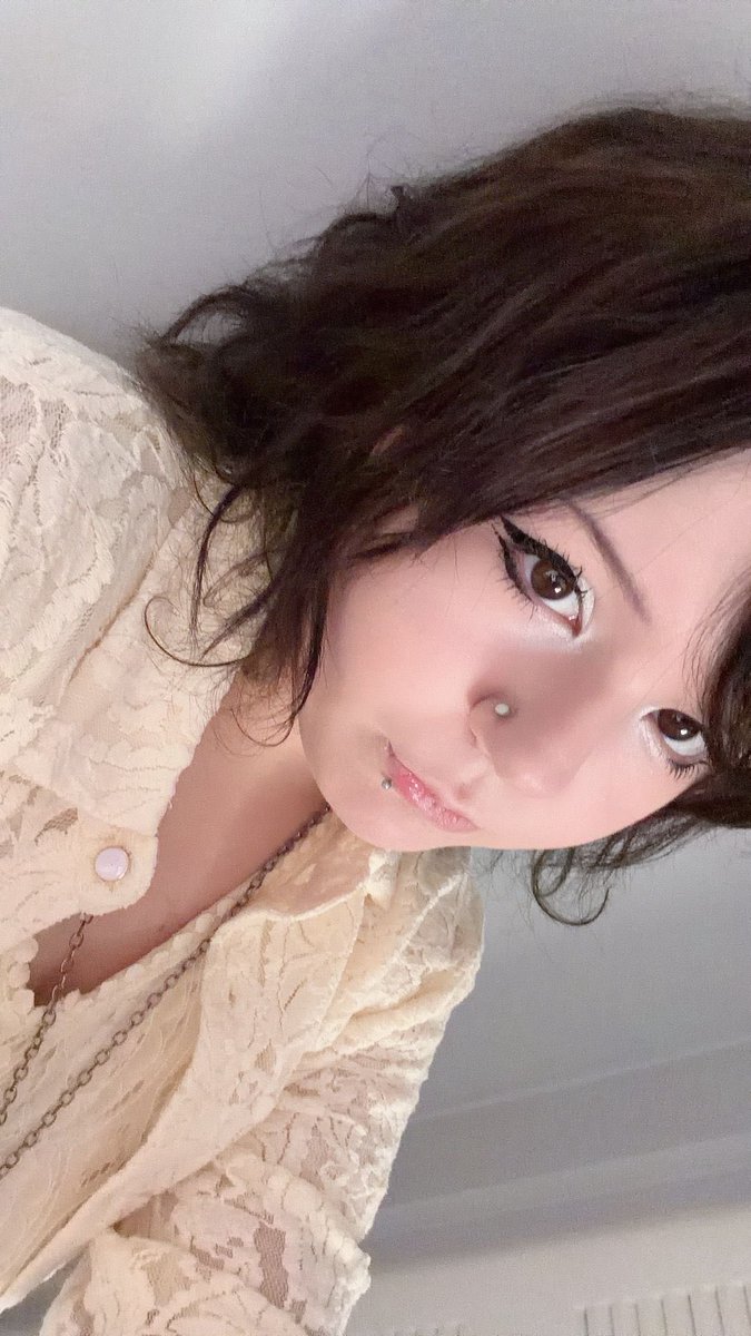 ghostluvr83 tweet media