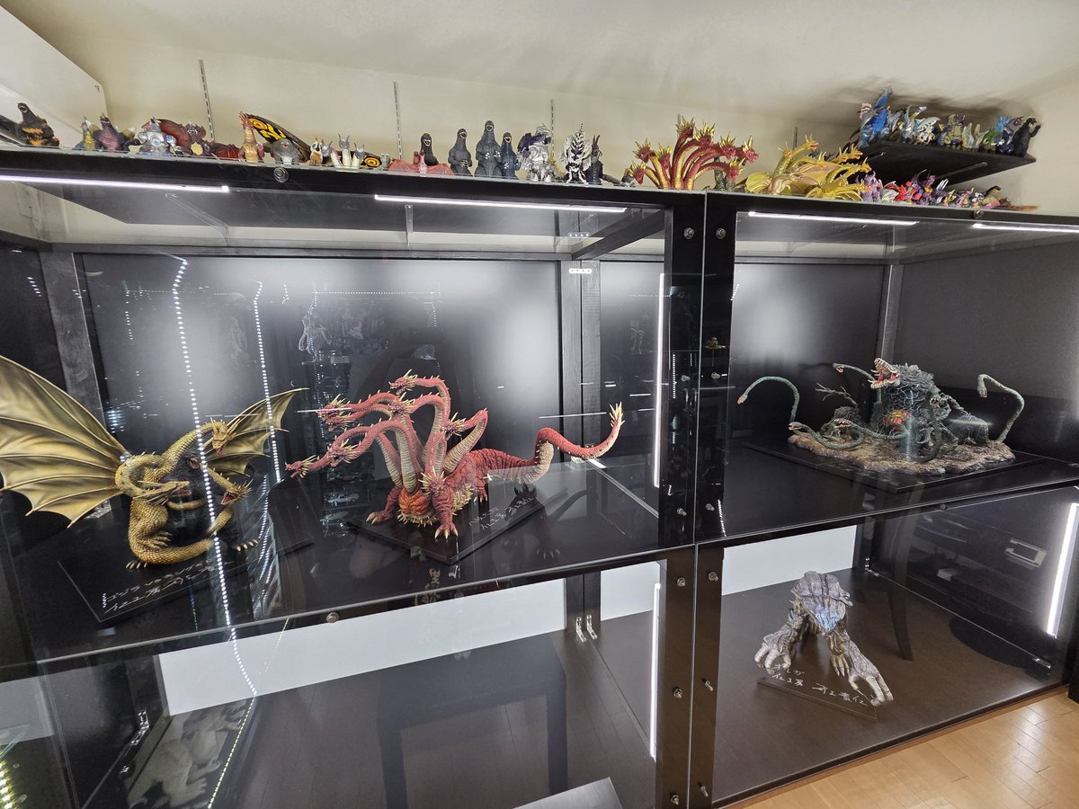 Leichardti's tweet photo. 来週大物が来るので、
フィギュア部屋のレイアウト変えてみましたw https://t.co/6ritXXULlH