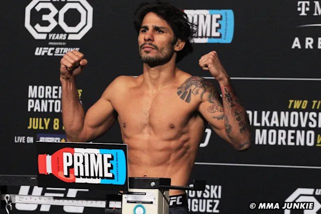 UFCLIKEGAMES4's tweet photo. 🚨 UP NEXT! 🚨

🥊 Flyweight Bout

Alexandre Pantoja vs Deiveson Figueiredo

Two elite flyweights collide next at ACF 1! Who gets their hand raised? 👀🔥

#ACF #UFC4 #MMA #UFA #UFCSIM #UFC https://t.co/rduDp4X9UK