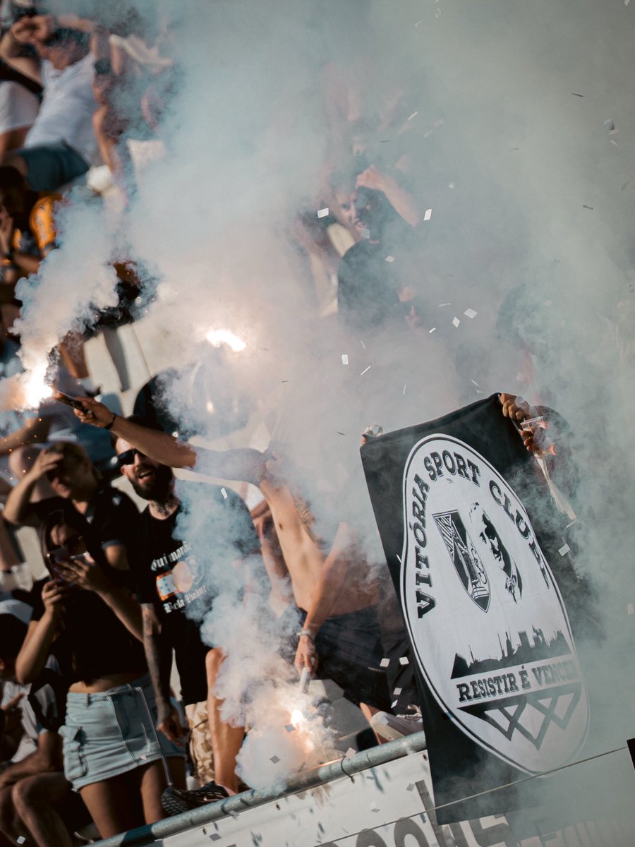 _AArtedoFutebol's tweet photo. Torneio de Verão 🔆

VITÓRIA SC 🏰🔥

#Futebol #Vitoria #VitoriaSC #Ultras https://t.co/q3CEy8Wj3w