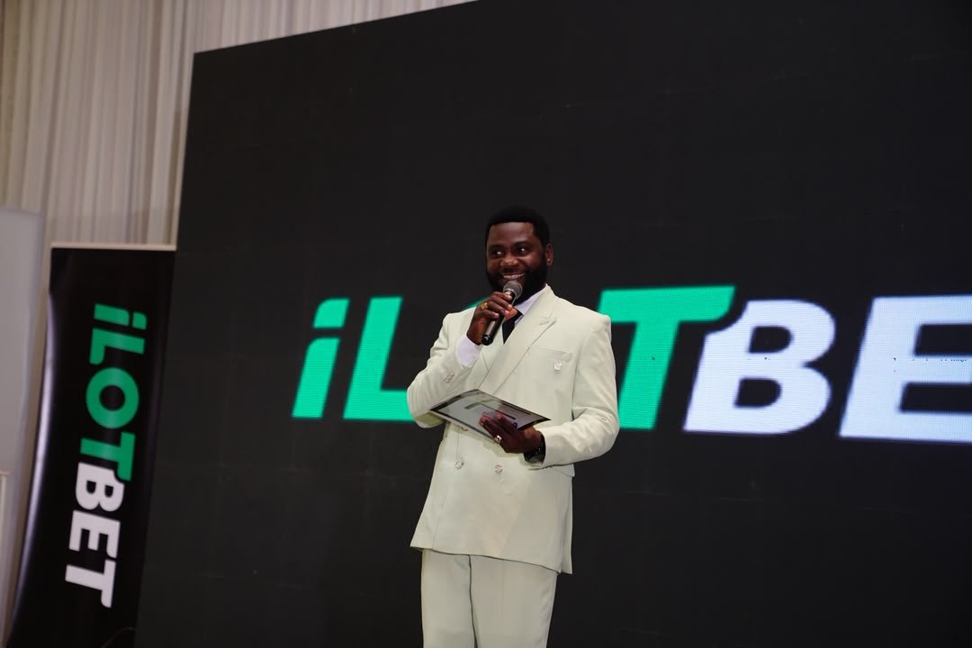 Sofia_SZN's tweet photo. This is an unforgettable moment  for the winner of the the N150m house 🏡 

This is a dream come true, having a home 

#iLOTBETHouseEvent https://t.co/yWwFrBlU7L