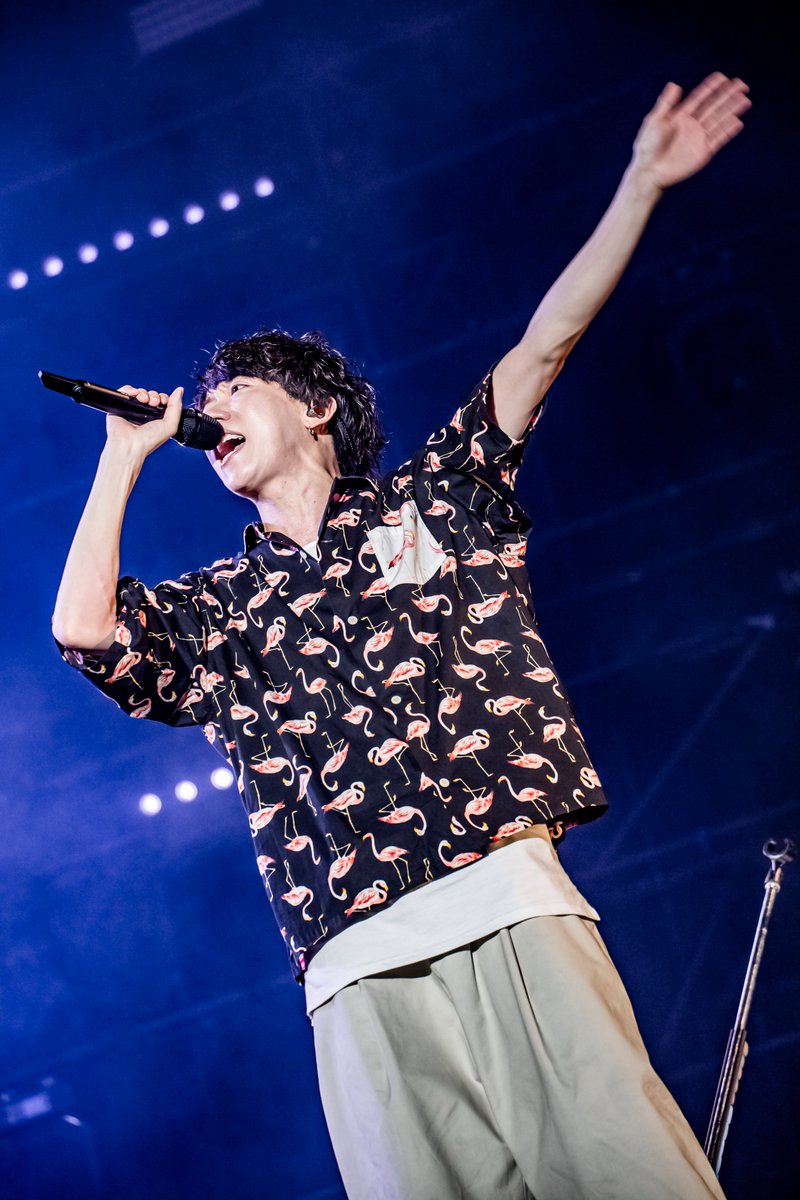 NUMBERSHOT_'s tweet photo. 【sumika】

「音楽って最高じゃんって思ってもらうために来ました!!」

NUMBER SHOT2026――
大熱狂の2日間、その大トリを飾るステージは、
熱い想いのこもった言葉からスタート!!

拳を突き上げ観客のテンションは120%越え‼️
目の前の”あなた”に届けるsumikaの歌声でドーム全体を包み込んでくれました✨
NUMBER SHOT2026のラストを飾るにふさわしい、最高の締めくくりとなりました!!

#sumika #NUMBERSHOT