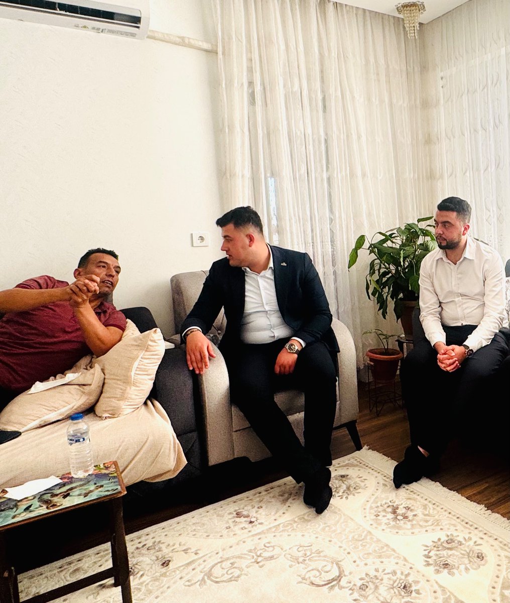 bese_yakup's tweet photo. Yürütme Kurulu üyelerimiz ile birlikte;

Sosyal Politikalar Birim Üyemiz Sn. Merve Caber'in kıymetli babasının geçirmiş olduğu rahatsızlık dolayısıyla geçmiş olsun ziyaretinde bulunduk.

Rabbim kendisine acil şifalar ihsan eylesin, en kısa zamanda sağlığına kavuşmasını nasip etsin.

@avyusufibis
@abdulhamitgul 
@ferdisenel25
@fmfedaioglu 
@FatmaSahin 
@avmustafadurmus 
@ismailguler027
@umutymz 
@avyaseminkaraca 
@AKPartiG_Antep 
@AKGenclikGM