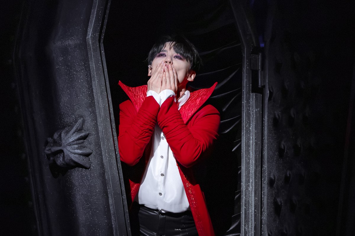 luire_xia's tweet photo. 260801
뮤지컬 드라큘라 커튼콜
🌹 https://t.co/NNpKbxrHHu

#김준수 #시아준수 #준수 #XIA #JUNSU #샤큘 https://t.co/Q0MhBlFNkg