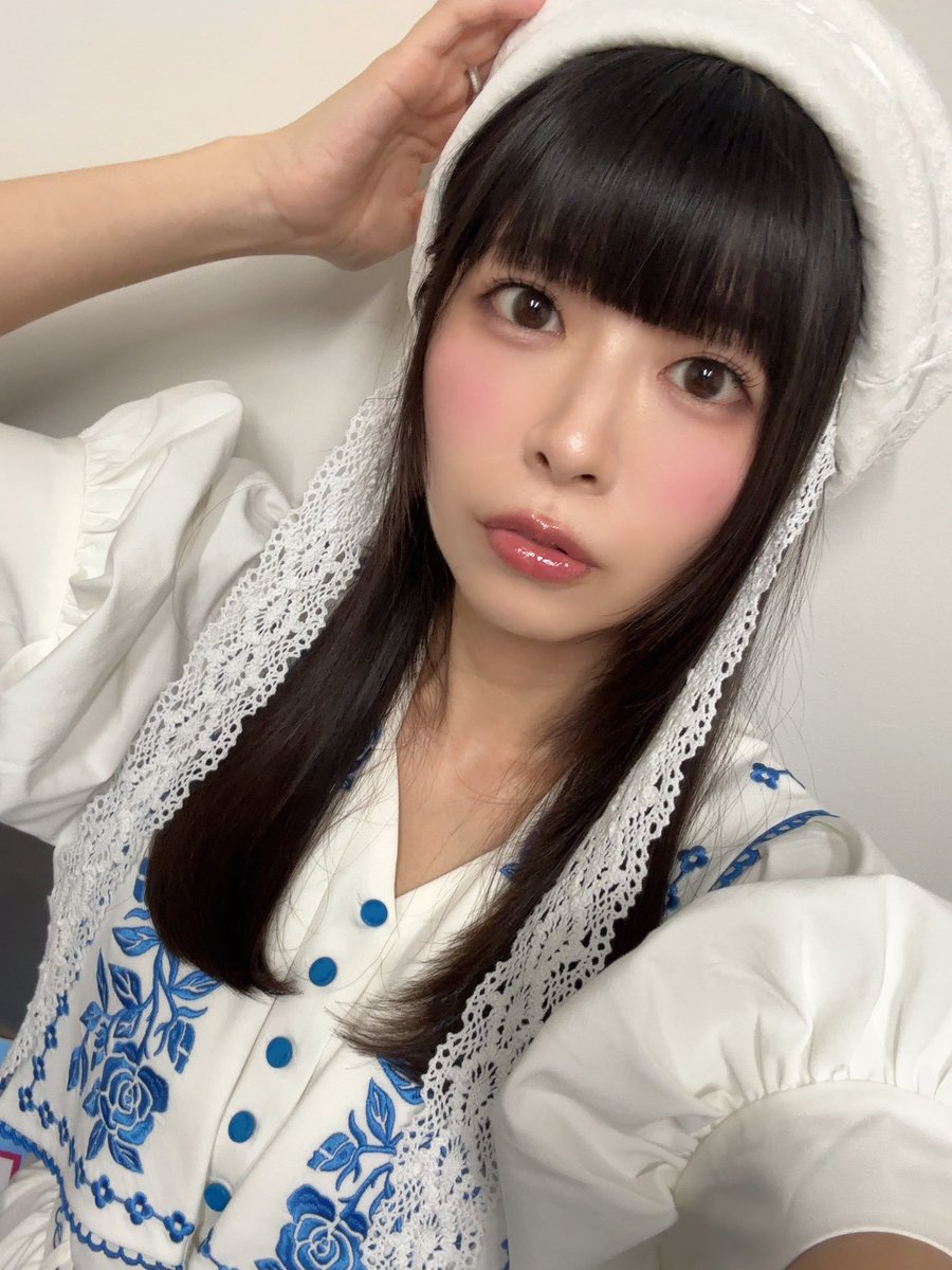 ShibaNori914's tweet photo. Yeah〜ッ！(起立)
ご来場いただいた皆様ありがとうございました💕
北九州でまた素敵な思い出ができました！✨
1日中楽しい時間を共有してくれたわくちゃん、何倍にも膨らませてくださったメガモッツさんに大感謝です！
私は狂人ではありません🪵
#芝崎典子と和久井優がYATTEKURU https://t.co/77qNGX1iar