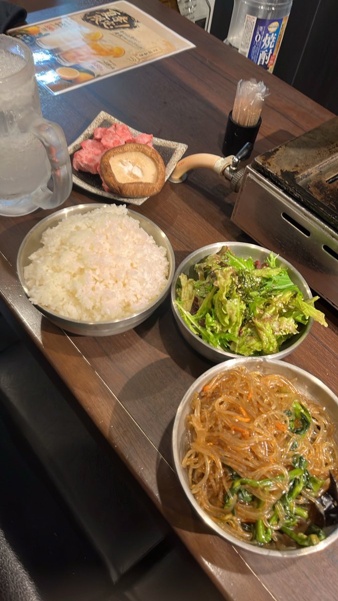 Ken3da1's tweet photo. 今日の賄い‼️
ロース定食を喰らう‼️
#バイトの賄い https://t.co/xOht9k3Y5I