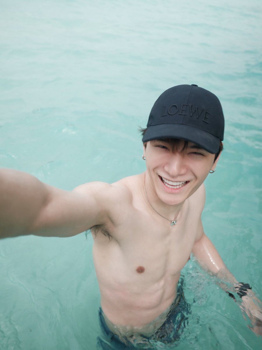 AanttMod's tweet photo. น้องคิดยิ้มหวานขนาดนี้ ไม่ใช่ยิ้มให้กล้องนะ...แต่ยิ้มให้คนหลังกล้อง ต่างหากล่ะ 🐢💙

#คริสสิงโต https://t.co/QeJaP2q1X5