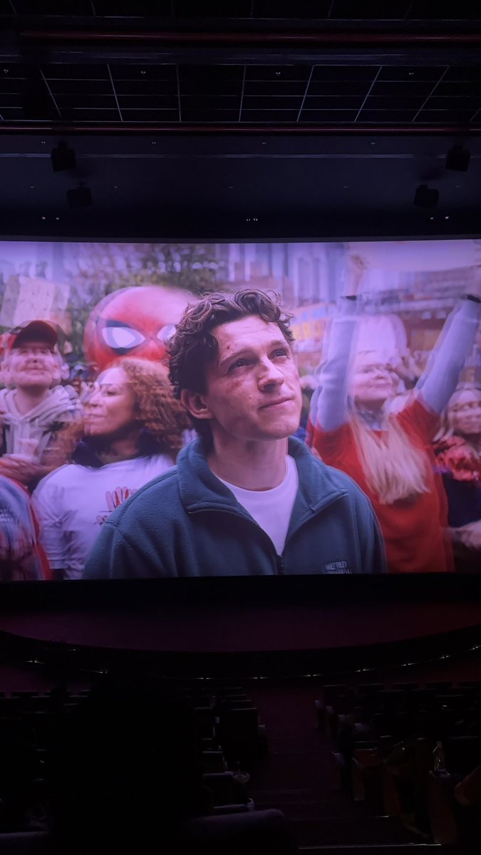 thefilmyyguyy's tweet photo. Every one of us has had a Peter Parker moment. Losing someone u love. Feeling like life is too unfair. Carrying responsibilities u never asked for. Falling, failing &amp; somehow finding strength to keep moving

Thnk u, Stan Lee, for creating a character we’ll carry with us forever♥️ https://t.co/OHuJPGUQSh
