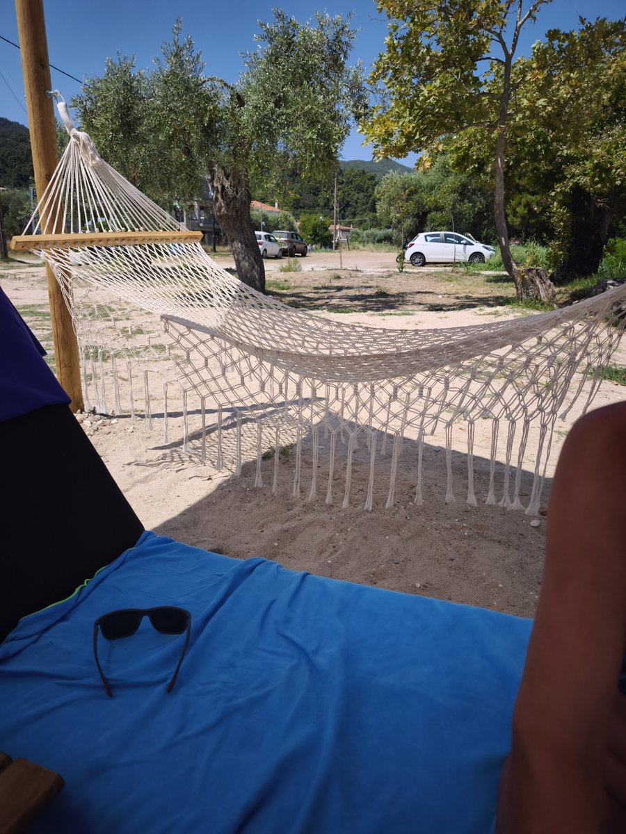 selcuksevo's tweet photo. @EkremCabuk @ogretmensitemiz İşte tam da beklenen yanıt şu an thassos adasındayım ve erken uyanan yerli turistlerdenim 12 senedir burada tatil yapıyorum fiyatlar on numara plaj mafyası yok HD sistemdeki dünden kalan yemekler sahte ucuz alkollü içecekler yok AĞLAAAA bu günleri de arayacaksınız siz böyle devam https://t.co/eqzTKyDqoI