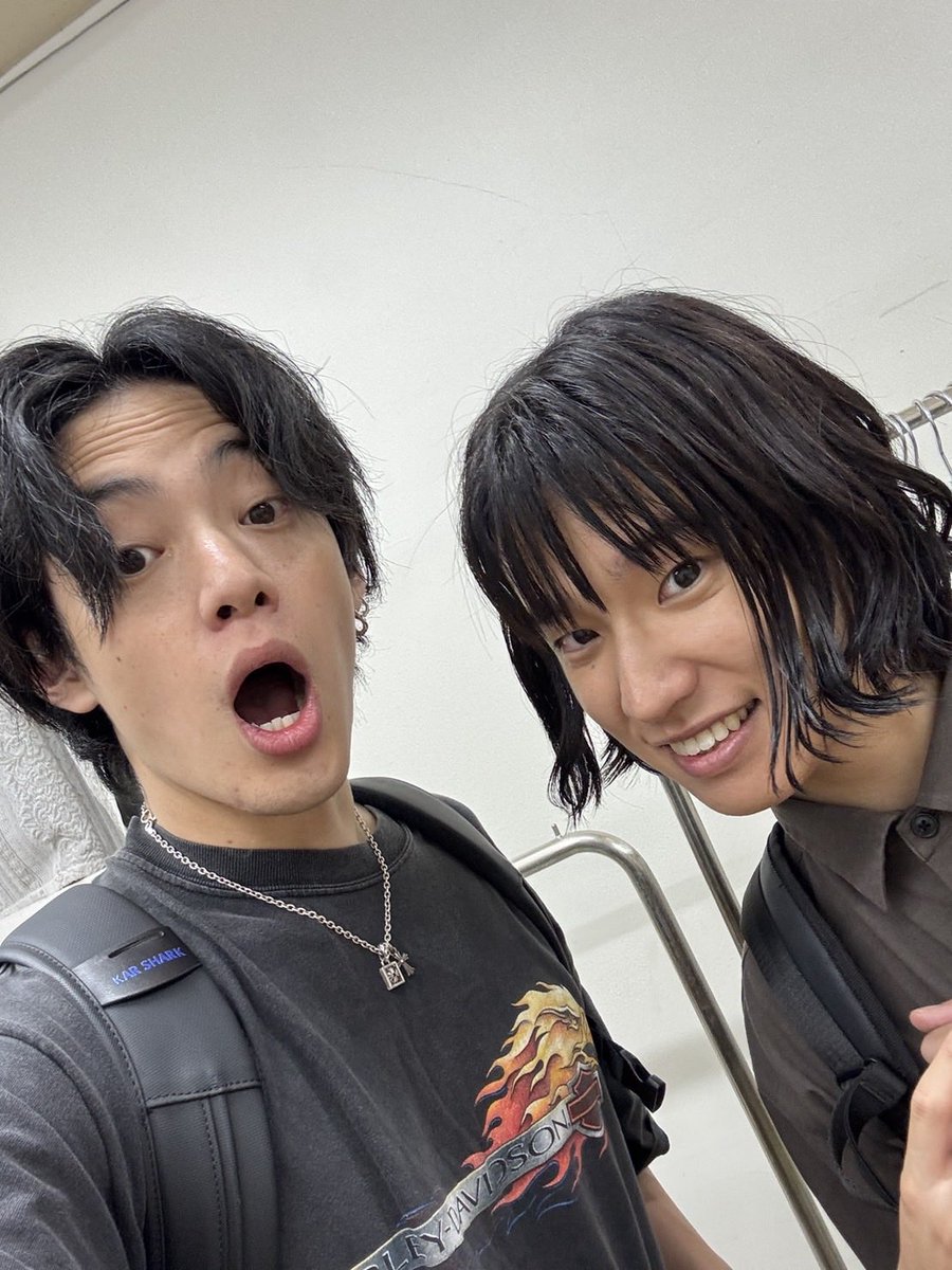 monaki_official's tweet photo. ケンケンです🗡️
本日は「すみだ産業会館」でのリリースイベントありがとうございました！
久しぶりに東京でのリリイベでしたが、モナカマのみんなは楽しめましたかーー？
よくよく考えると前回この会場でやった時はうたコンの収録の日でしたね🎤
約2ヶ月ぶり懐かしい〜

そして特典会は初の推しTでやらせていただきました！
新鮮だったんじゃないでしょうか〜！笑

次の特典会は2ショットですよ〜！
初の2ショット！
そして次みんなに会えるのは明日の「めざましライブ」です。
来られる方はは一緒に楽しみましょ〜！

では！

#モナキの日常
#山本さん日記始めました