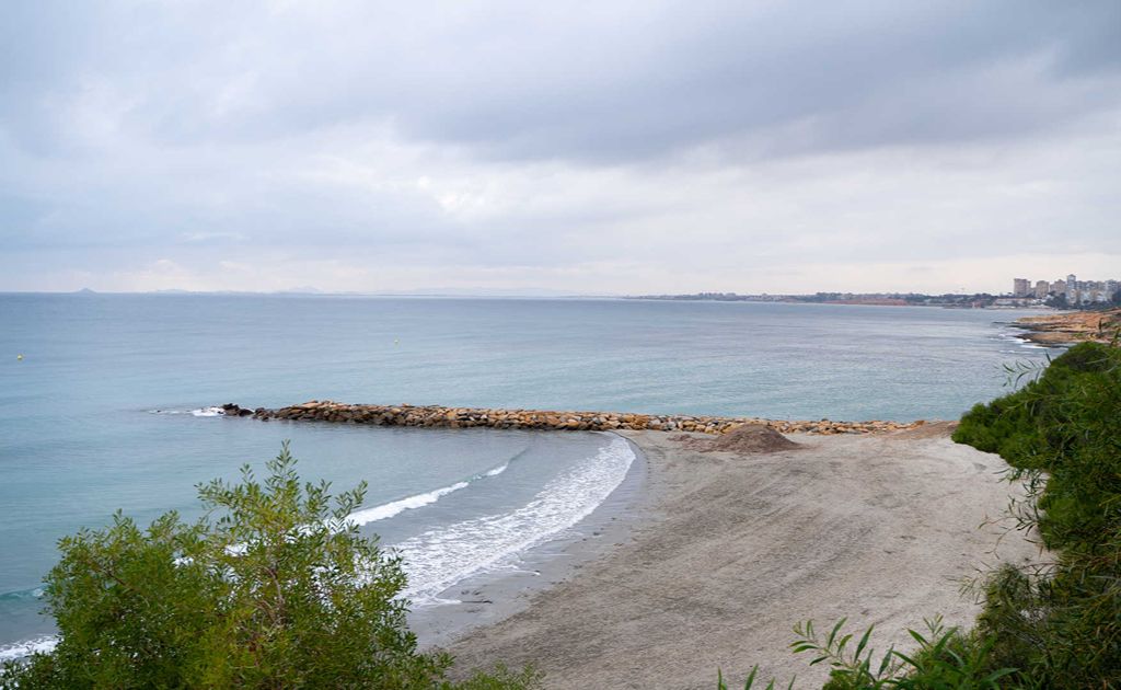 valenciaregion's tweet photo. 🚶‍♂️ Cabo Roig Blue Trail: Cala Capitán to La Caleta, Orihuela

Follow this spectacular stretch of coastline on a walk to remember.

Hidden coves and beautiful seascapes await along this route beside the Mediterranean. 💙

@SenderosAzules  @orihuelaturis  | #MediterraneanAttitude https://t.co/fYWSir2Yis