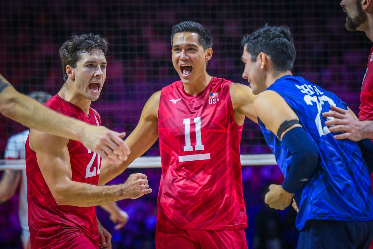 TBSvolleyboo's tweet photo. #バレーボールネーションズリーグ
男子決勝
大会連覇を狙う🇵🇱ポーランドvs
悲願の初優勝へ✨🇺🇸アメリカの試合は

フルセットの激闘の末
史上最多3度目の金メダル🥇
ポーランドが優勝👏👏

アメリカ🇺🇸2－3ポーランド🇵🇱
（21-25,25-23,27-25,23-25,10-15)

決勝にふさわしい
素晴らしい試合でした！

約2か月に渡り #ネーションズリーグ を
応援してくださった皆さん
ありがとうございました👏👏

#VNL2026
©volleyballworld