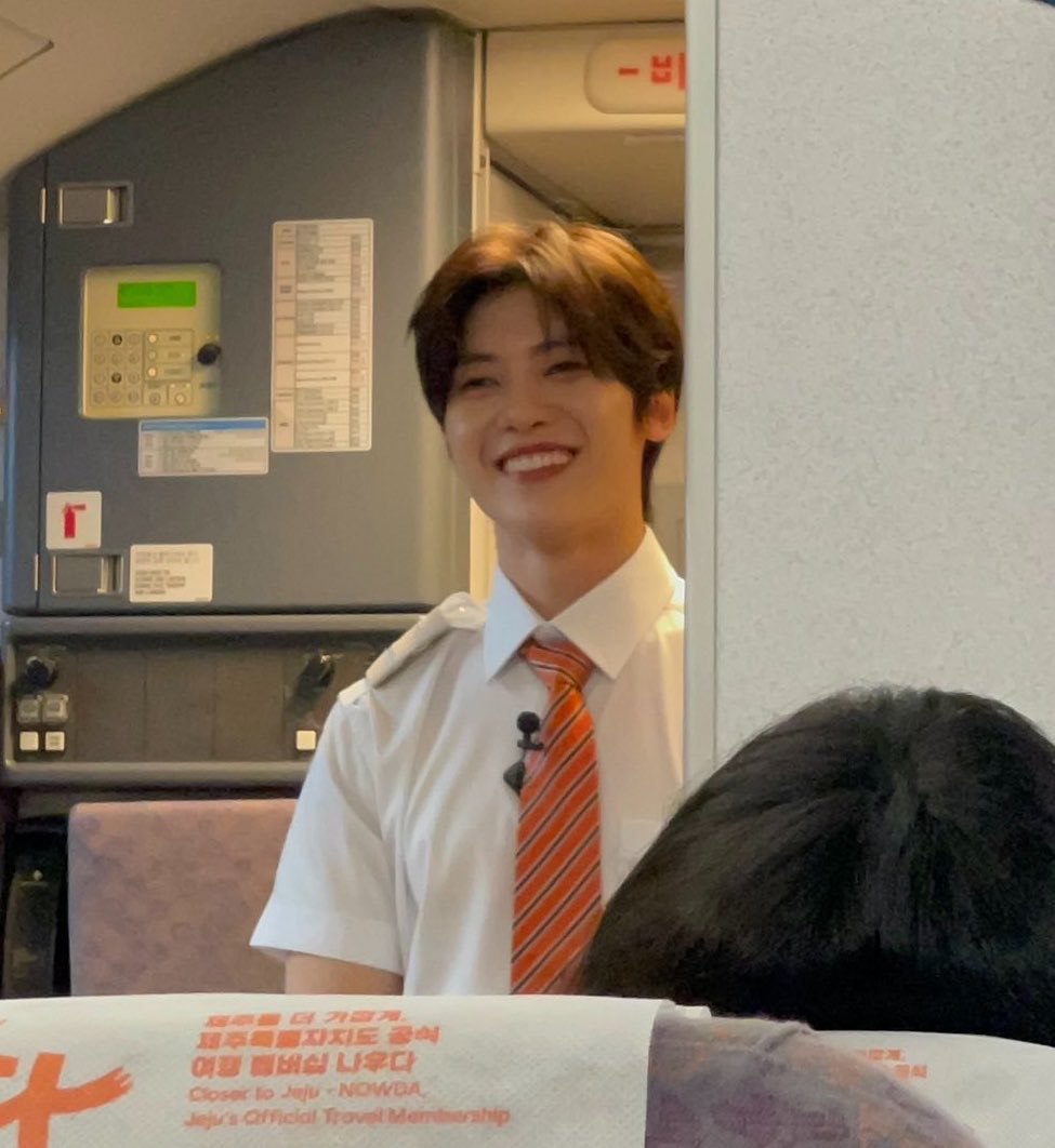 myseokryudan's tweet photo. one week he's a flight attendant, the next week he's a scare actor, seok matthew is the definition of RANGE https://t.co/MhNuszkq70