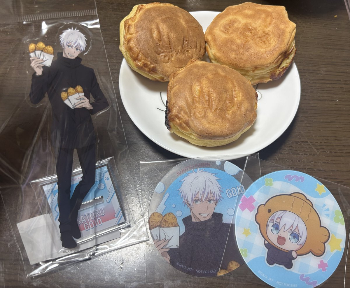 day_sakura's tweet photo. さとるー！！
推しを物理的に食べられる。
特典コースターがクリア素材で良い感じです！焼きの後ろにお名前入ってて可愛い https://t.co/6KQxpUsDG0