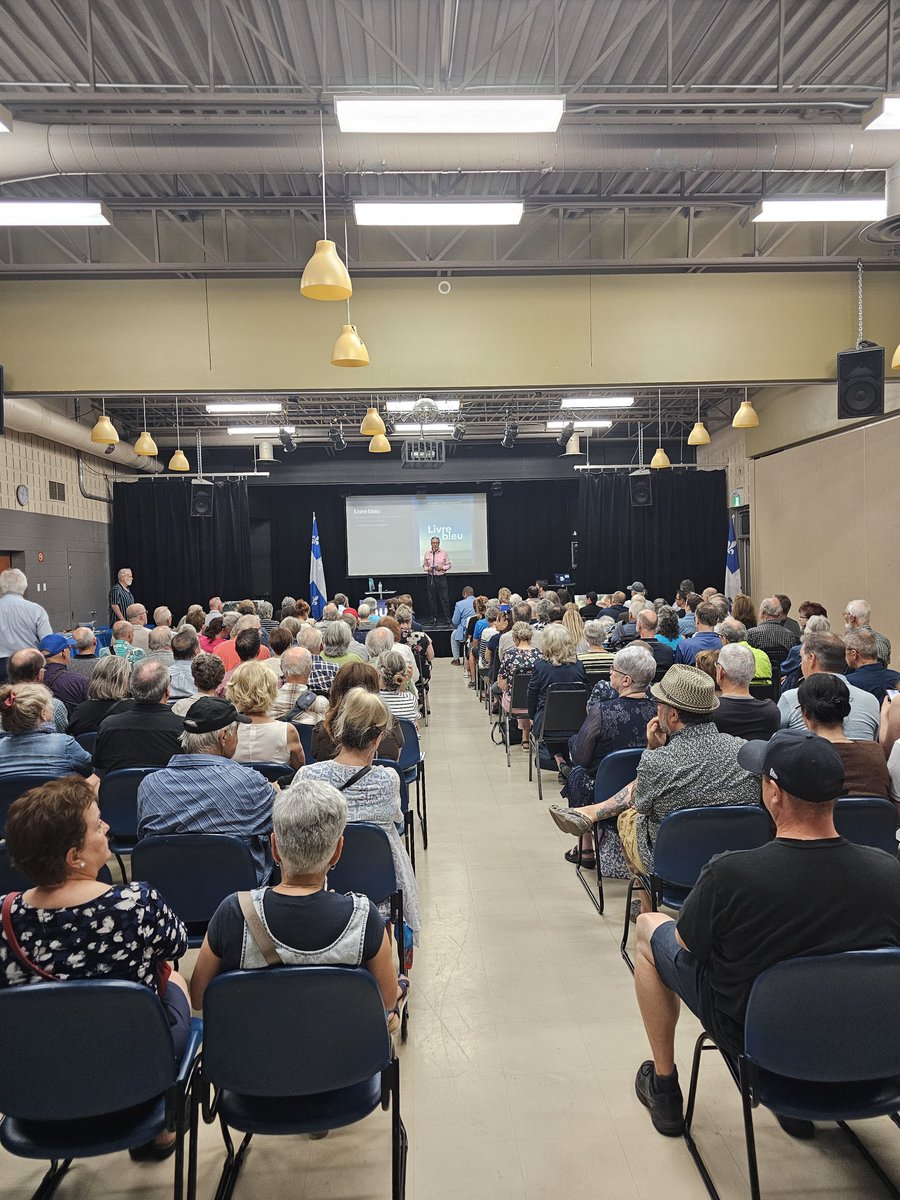 trudel_denis's tweet photo. Salle pleine pour parler d'indépendance ce matin à Longueuil !!
@partiquebecois https://t.co/mLU7lfRNsr