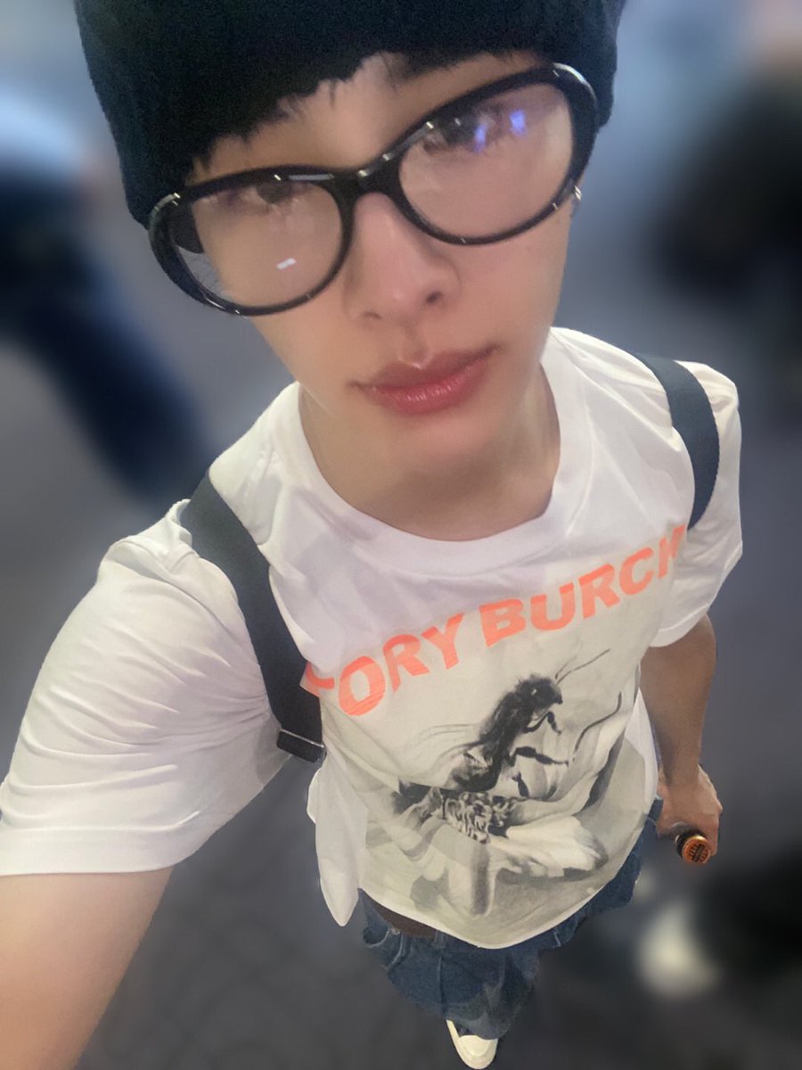 next2me_123's tweet photo. 입술이 반질반질👄✨✨ https://t.co/a5ePef56h1