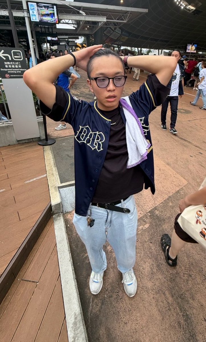 POTETO__TAROU's tweet photo. ブサイクやなぁ https://t.co/KEtJFJXMWm