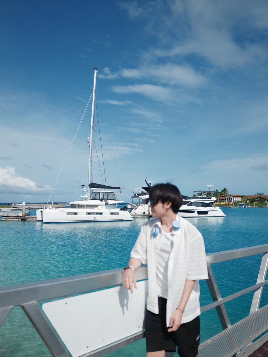 Pikkykiki's tweet photo. Until next time, Maldives. 🌊
#GARNIERMOCHIMALDIVESXKRISTSINGTO
#คริสสิงโต
#SingtoPrachaya
Ig. __singto https://t.co/JvCaPEWihs