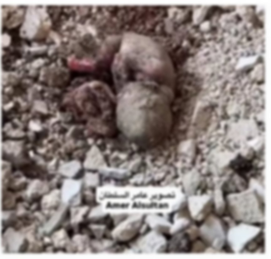 Qadeyah1's tweet photo. خلال البحث بين الركام، عُثر على جنين بعد ساعات من الاستهداف.. 

ارتقاء الشاب عبد الله عدنان أبو الطيف، وزوجته عبير كمال كاظم عنان، وطفلهما عزام، إضافة إلى جنينهما الذي انتُشل لاحقًا من تحت الأنقاض، باسىَهداف إسرائىِلي لشقة سكنية غرب مدينة غزة. https://t.co/78char3FqV