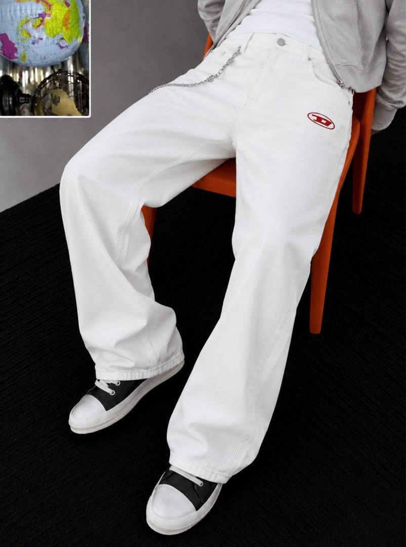 osasimports's tweet photo. DIESEL Plain White Baggy Jean https://t.co/Rukqg3ZJyT
