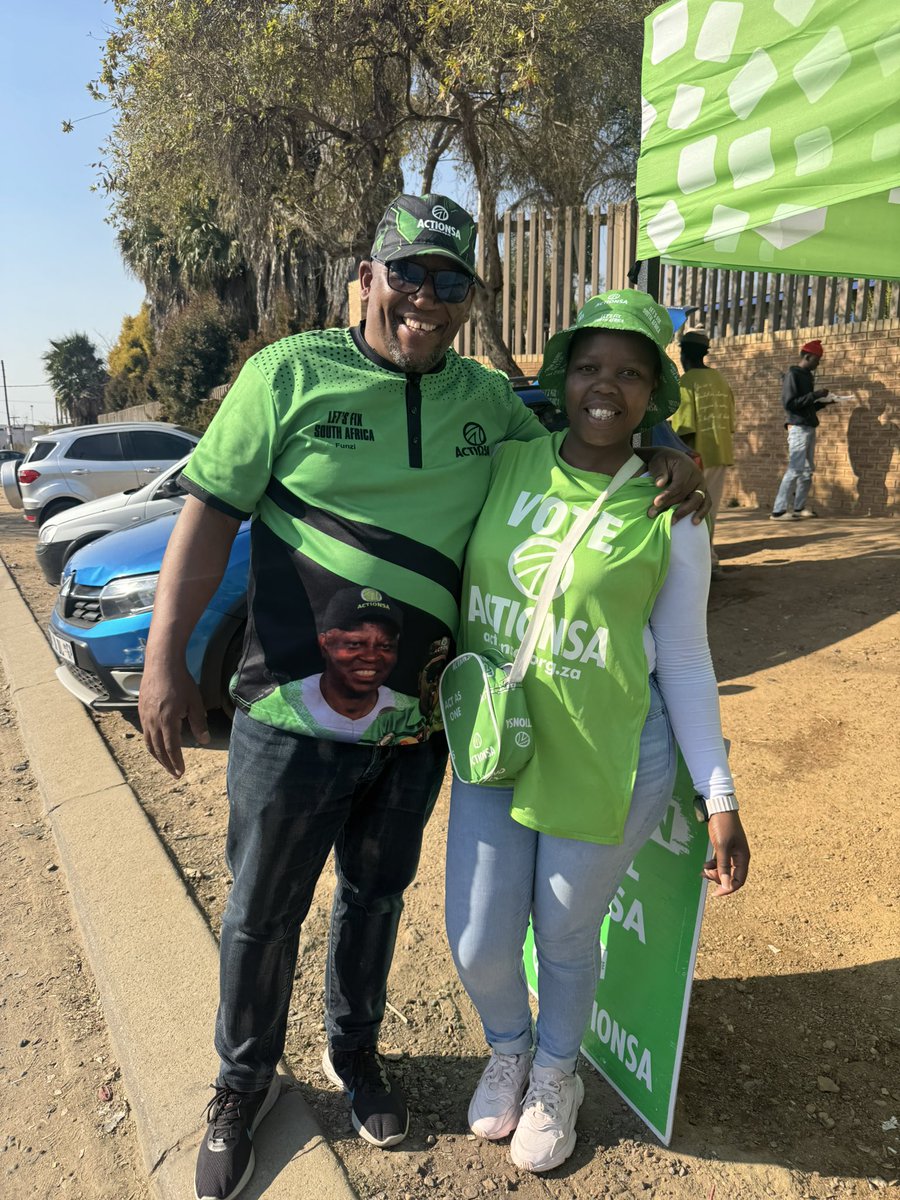 Funzi_Ngobeni's tweet photo. 🗳️ In the Local Government Elections, *you can only vote where you are registered*, and that must be where you live - so *make sure your voter registration details are correct*.

🔗 *Visit your nearest voting station this weekend or check online:* https://t.co/nz1eUebcoa

#RegisterToFixSA