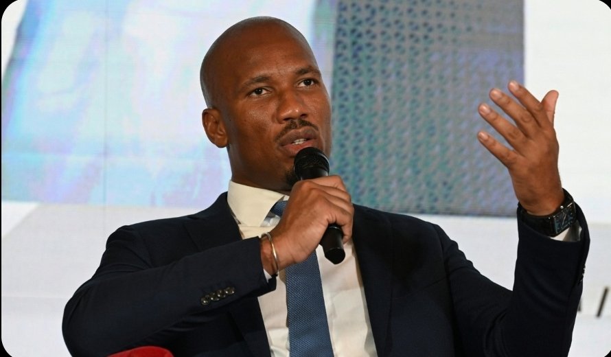 TMfutbal's tweet photo. 🚨🗣 Didier Drogba on the GOAT debate:

"Everyone knows that Cristiano is above Messi. Not just me, there are a lot of people who think the same, it's hard for some to admit it.

Many simply don't like Cristiano because he's never been the typical player who tries to please everyone. He always says what he thinks, never backs down, and that's why he gets so much criticism.

They put Messi above him not because they really prefer him, but because they don't like Cristiano.

I always dreamed of sharing the pitch with Cristiano. Playing alongside him and assisting each other to score goals would have been something incredible."