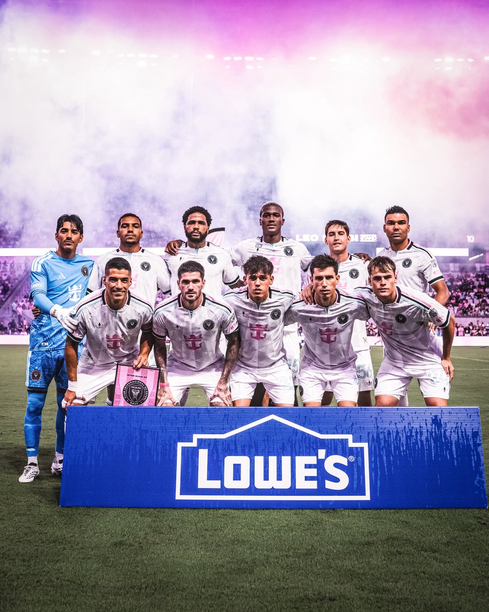 LuisSuarez9's tweet photo. A seguir mirando para adelante que todavía falta @InterMiamiCF! 👊🏼🩷 https://t.co/WUIeq7dG7F
