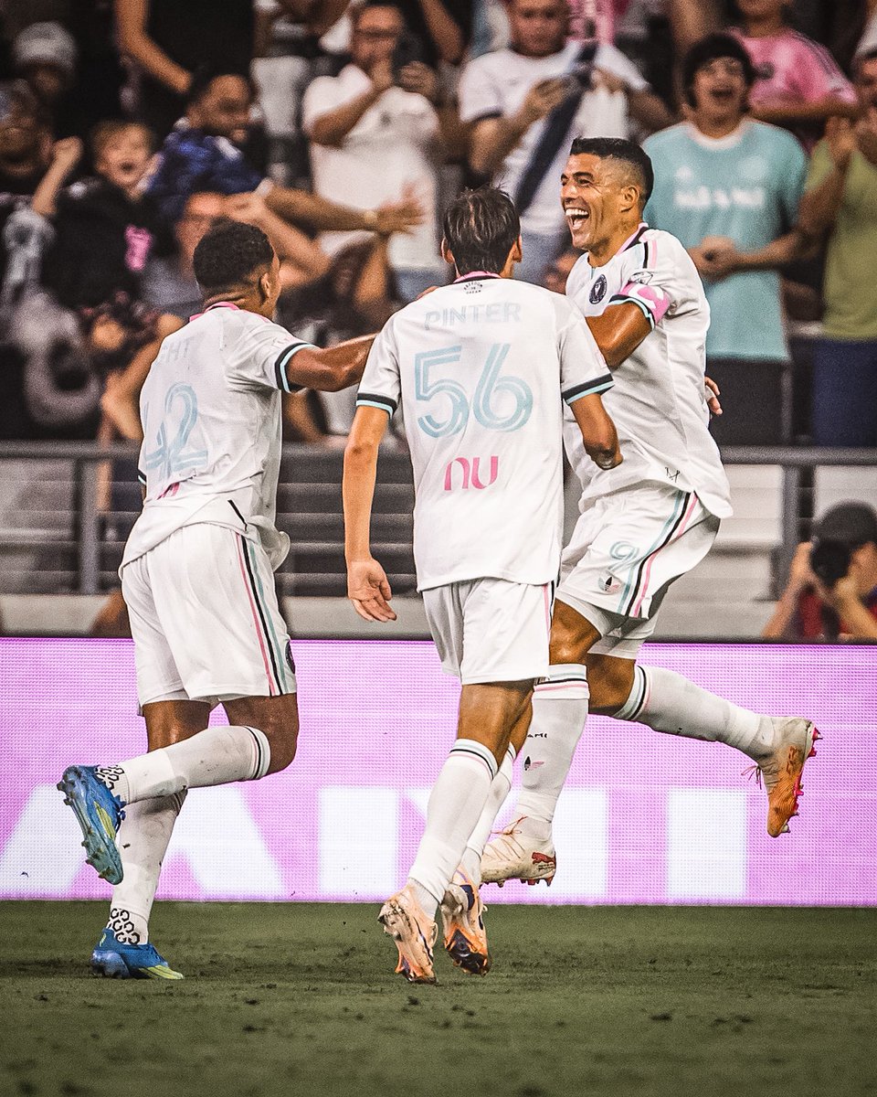 LuisSuarez9's tweet photo. A seguir mirando para adelante que todavía falta @InterMiamiCF! 👊🏼🩷 https://t.co/WUIeq7dG7F